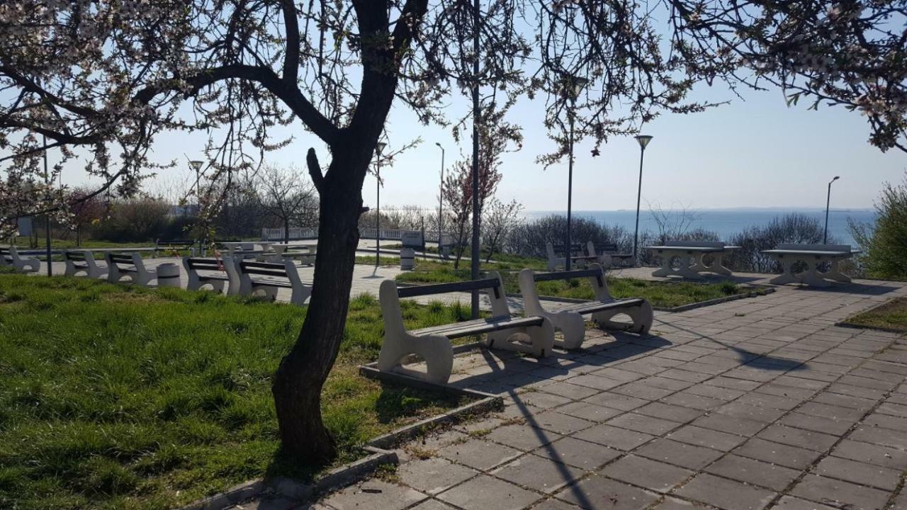 Emona Apartment Burgas City Eksteriør billede